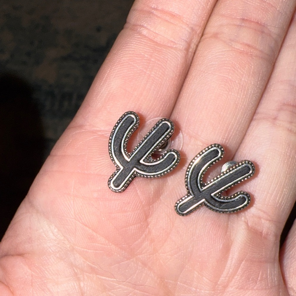 Cactus Shaped Black Earrings